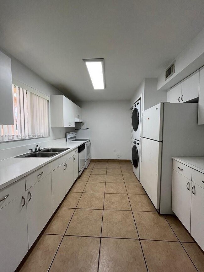 Building Photo - 14915 SW 80th St