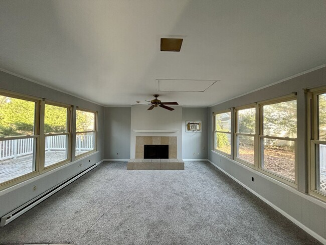 Foto del edificio - 845 Kennedy Ave