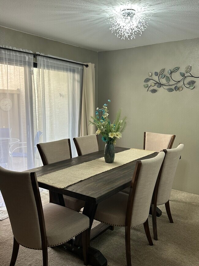 Building Photo - 3330 Templeton Gap Rd