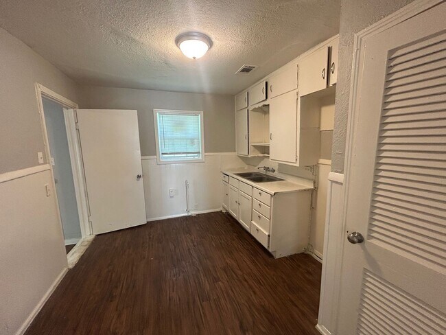 Foto del edificio - Inviting 2 Bedroom Home