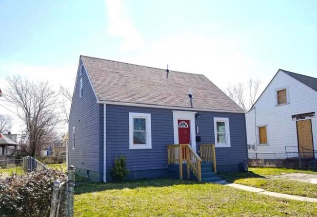 Building Photo - 127 Oak St