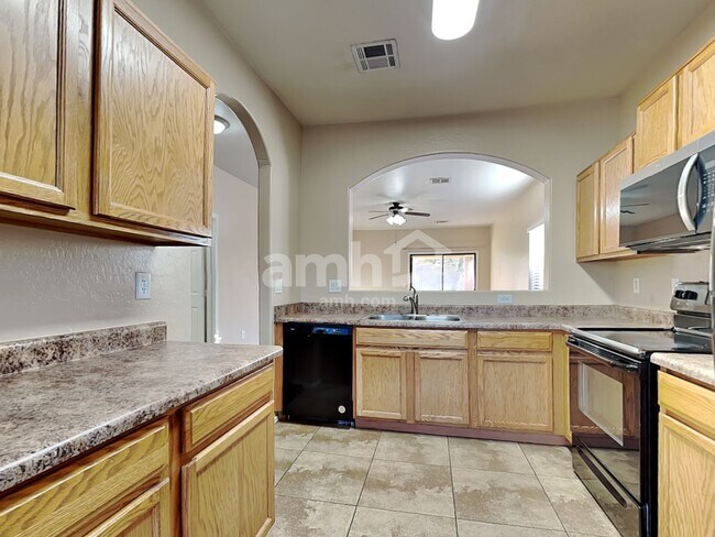 Foto del edificio - 1119 W Vineyard Rd