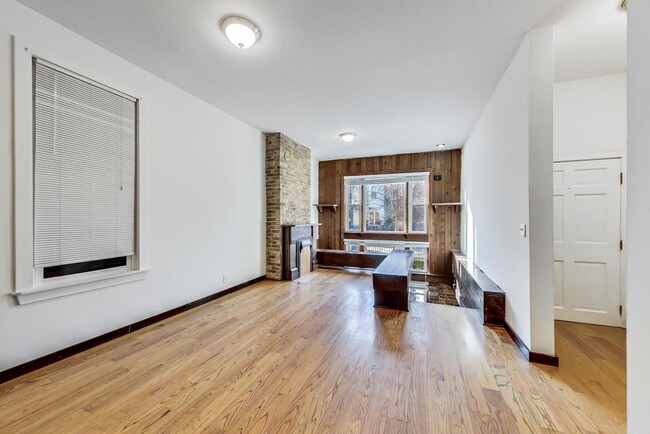 Building Photo - 2643 N Mildred Ave