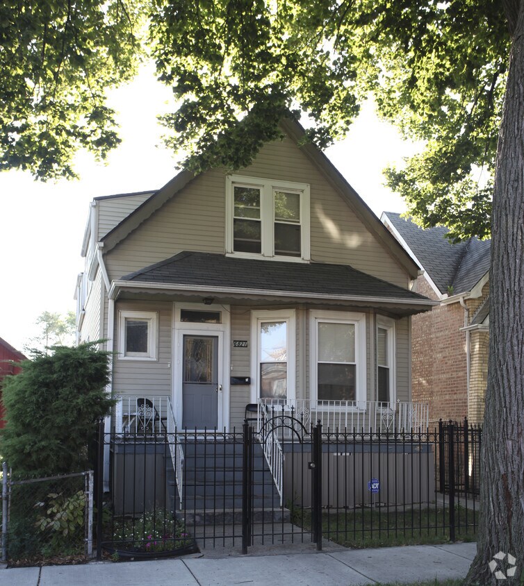 Building Photo - 6821 S Rockwell St