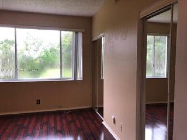 Foto del edificio - 7837 Sanibel Dr