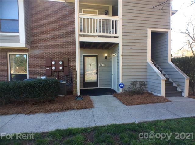 Foto del edificio - 8019 Greenside Ct