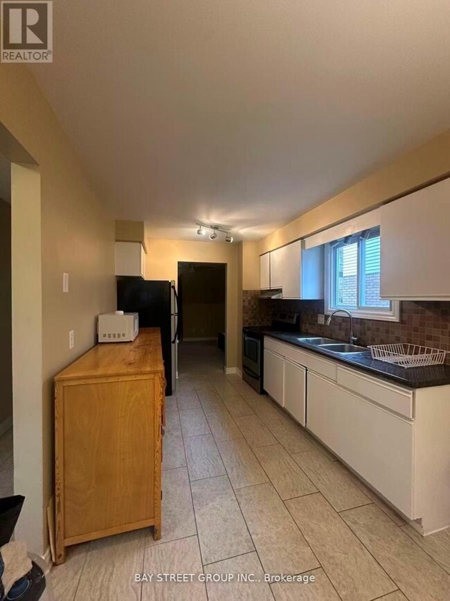 Building Photo - 135 Walmer Gardens