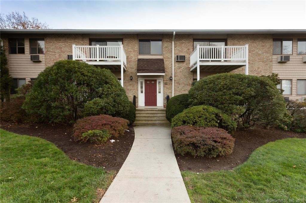 Primary Photo - 180 Glenbrook Rd