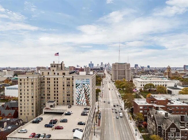 Building Photo - 15 E Kirby St
