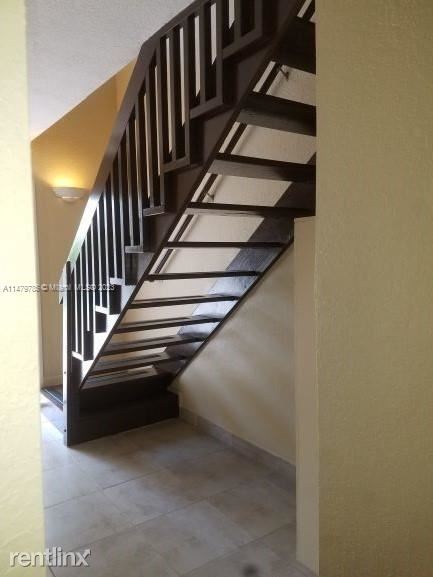 Building Photo - 3 br, 2.5 bath House - 2500 NE 193rd St # ...