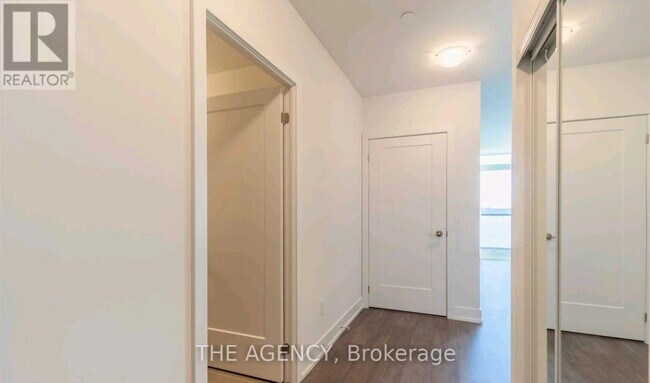 Photo du bâtiment - 2550 Simcoe St N