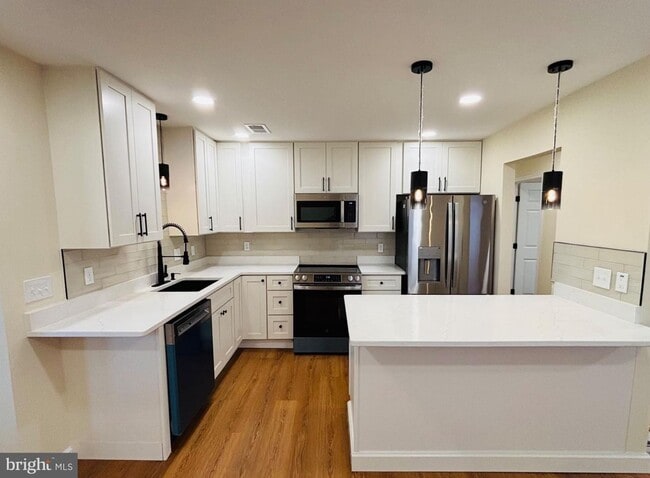 Photo - Fully Renovated Springdale Craftsman House