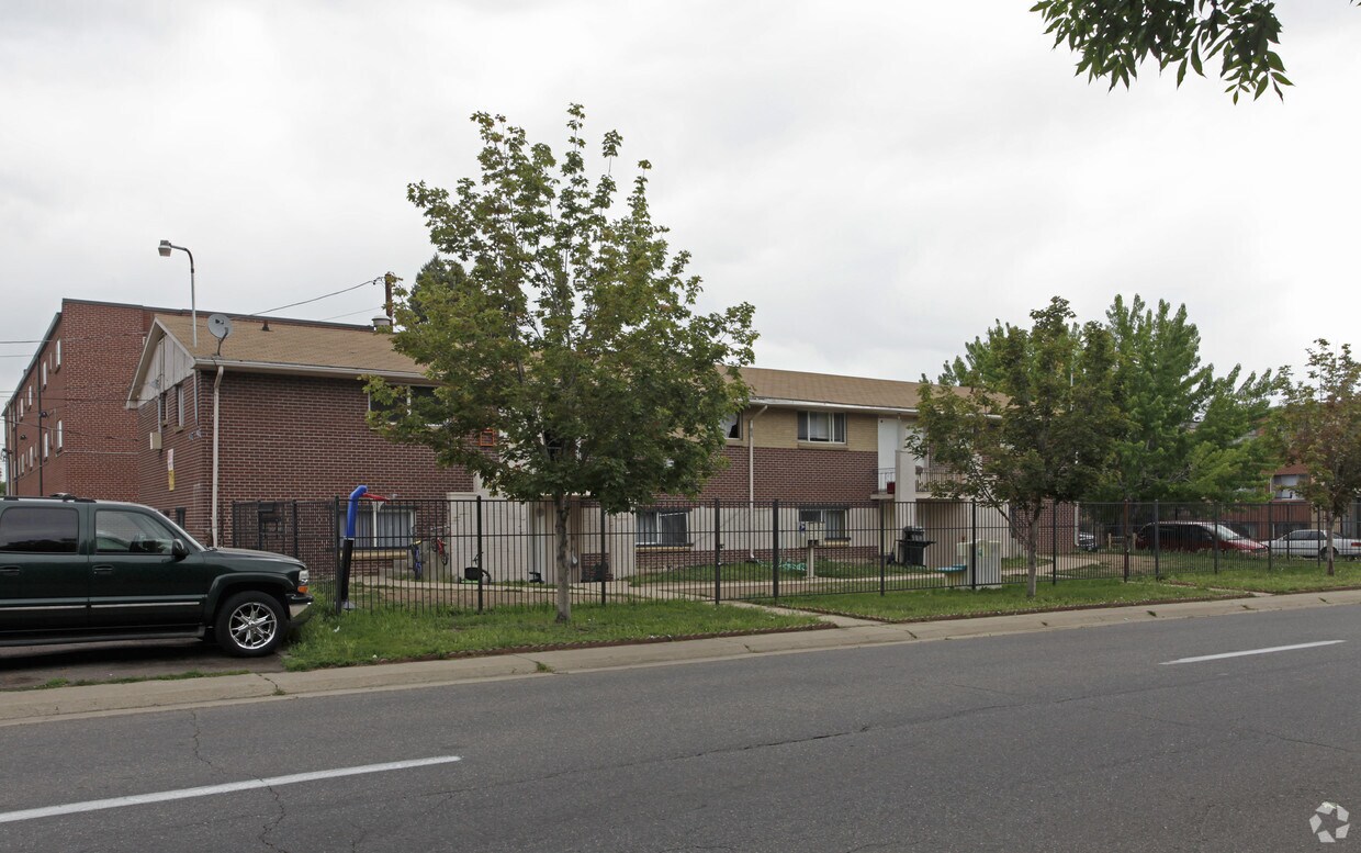 Primary Photo - 8721 E 14th Ave