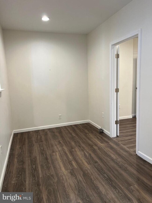 Foto del edificio - 569 N 58th St