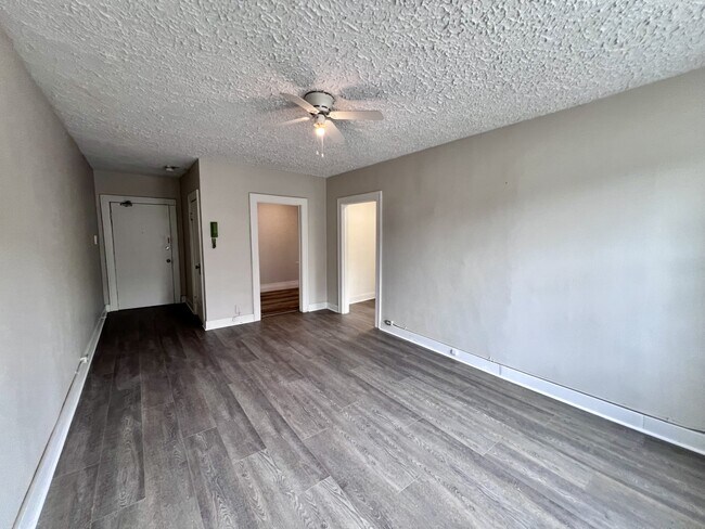Building Photo - 277 Curry Ave