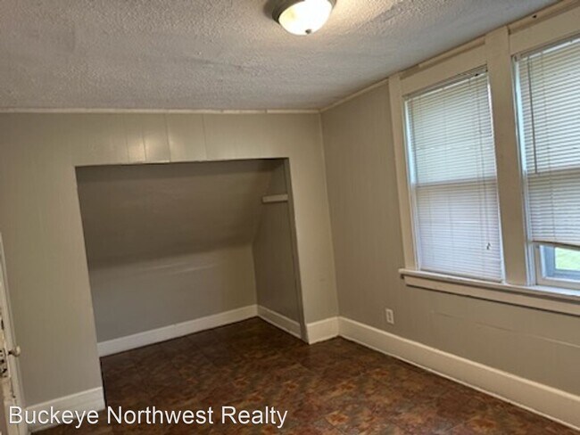 Building Photo - 3 br, 1 bath House - 926 St John Ave