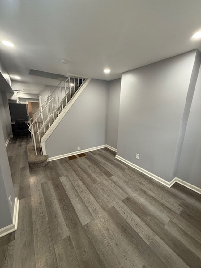 Recently rehabbed townhouse available in W... - Recently rehabbed townhouse available in W...