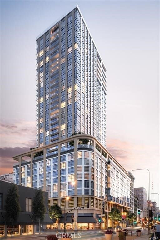 Building Photo - 400 S Broadway
