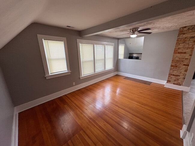 Building Photo - 2800 R St