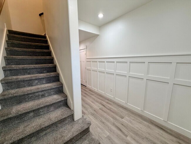 Foto del edificio - Nearly New Townhome
