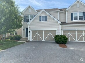 Building Photo - 8 Wayside Dr