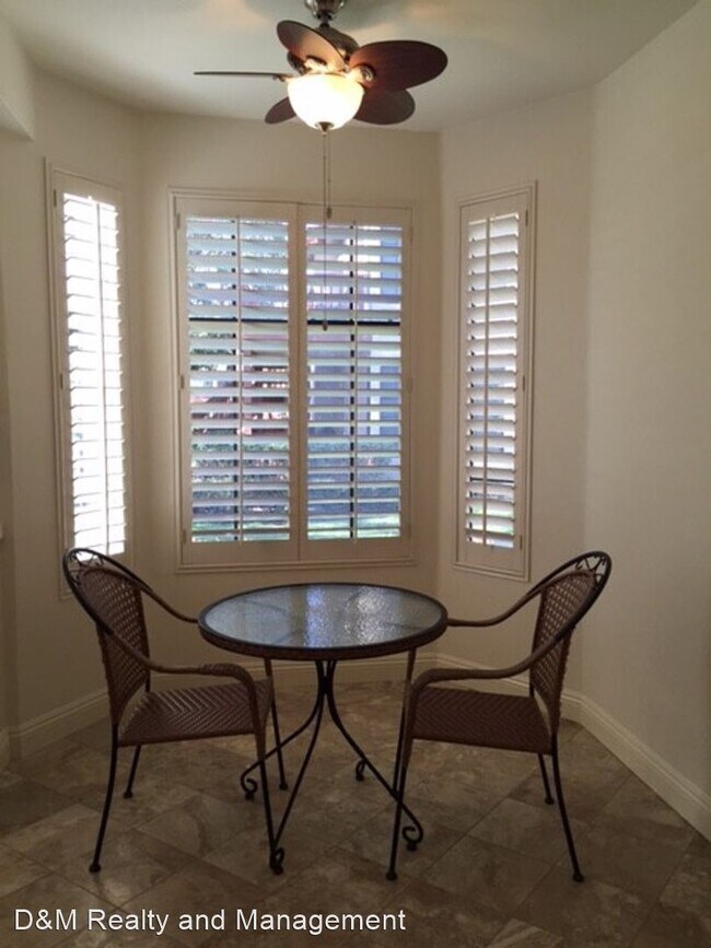 Foto del edificio - 2 br, 2 bath House - 4049 Carmel View Road...