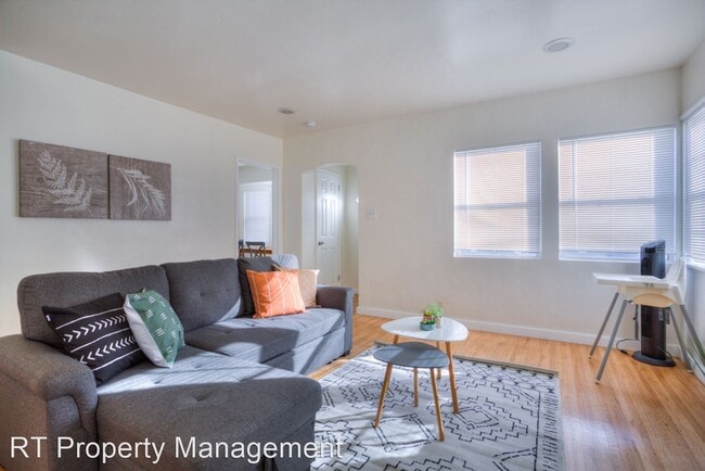 Building Photo - 2 br, 1 bath House - 560 N East End
