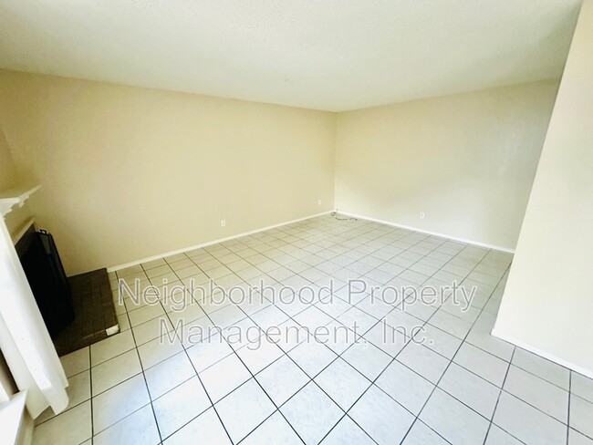 Building Photo - 1444 Plymouth Rock Way