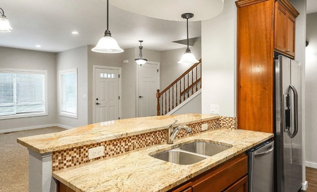 Foto del edificio - Beautiful and Spacious Single Family Condo...