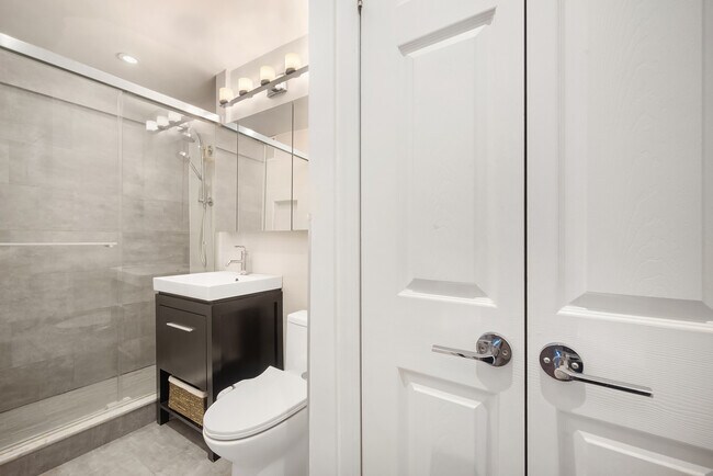 Foto del edificio - 420 E 64th St