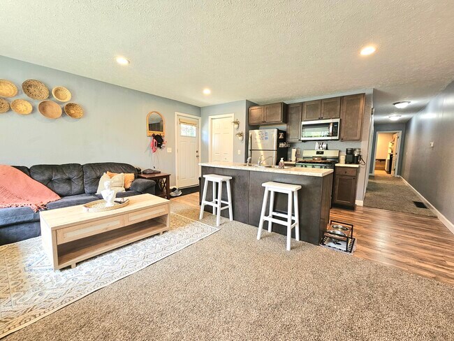 Foto del edificio - 3402 Max Paulsen Dr