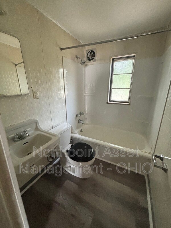 Building Photo - 20871 Crystal Ave