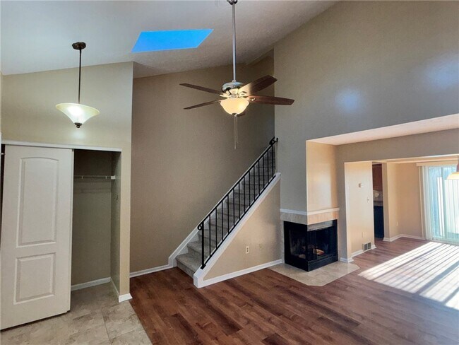 Foto del edificio - 16 Walnut Cir