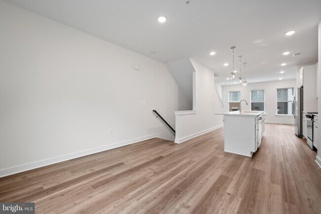 Foto del edificio - 210 Sundrop Ln