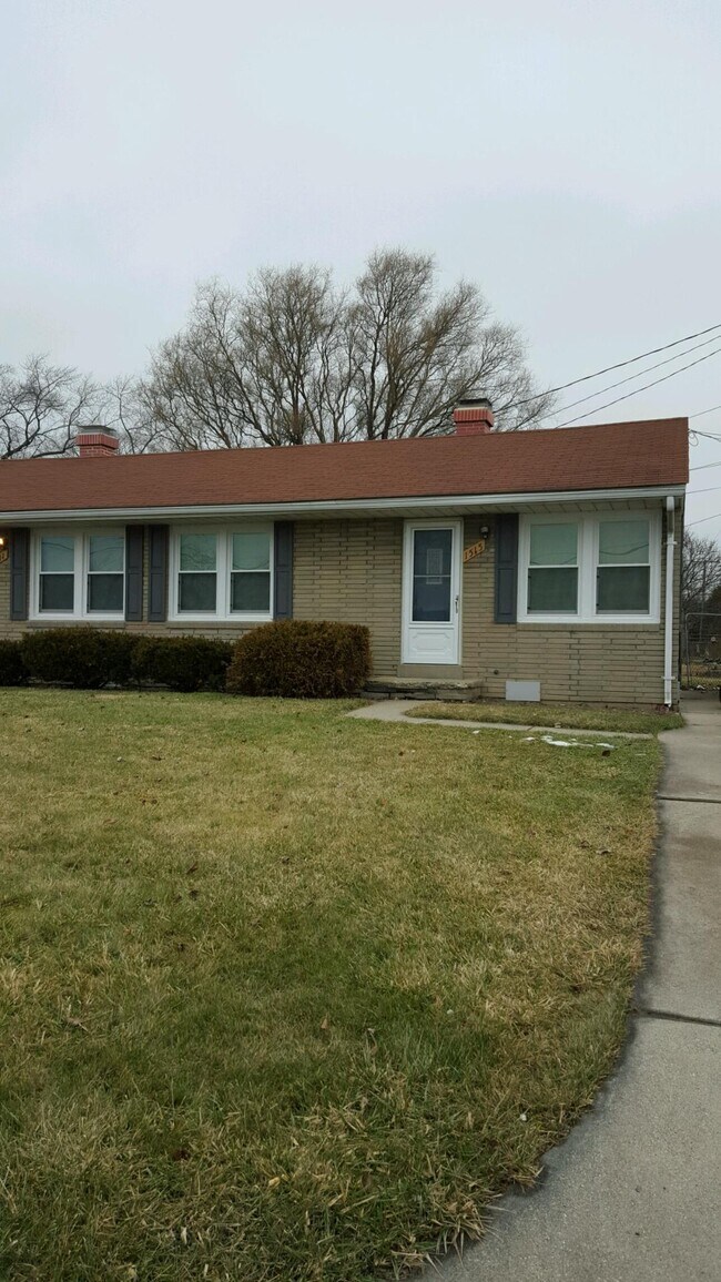 Front - 1515 Rose St