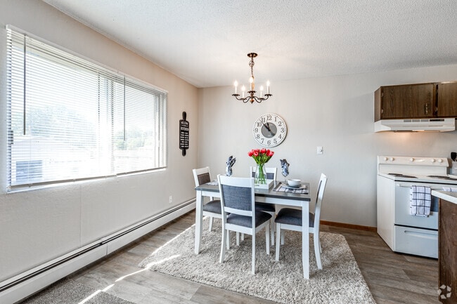 1BR, 1BA - 703SF - Dining - Hyacinth Apartments