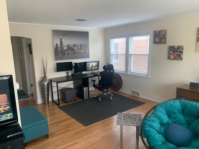 Foto del edificio - 6047 N Sauganash Ave