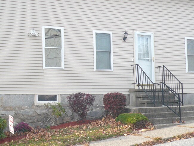 Building Photo - 84 Church Ave