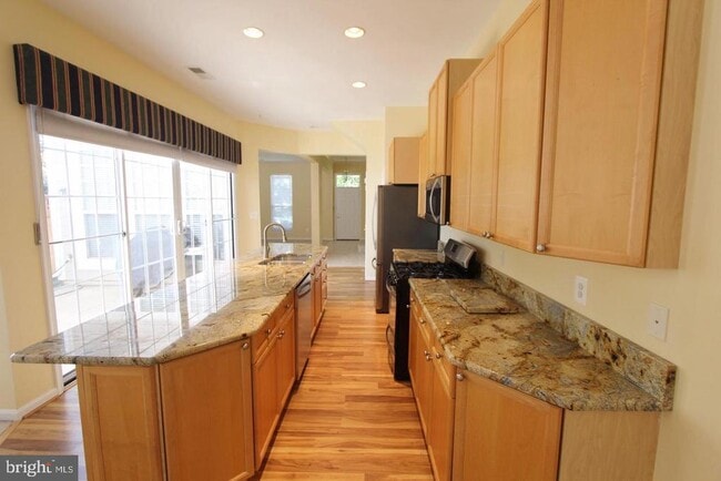 Foto del edificio - 13800 Custis Square