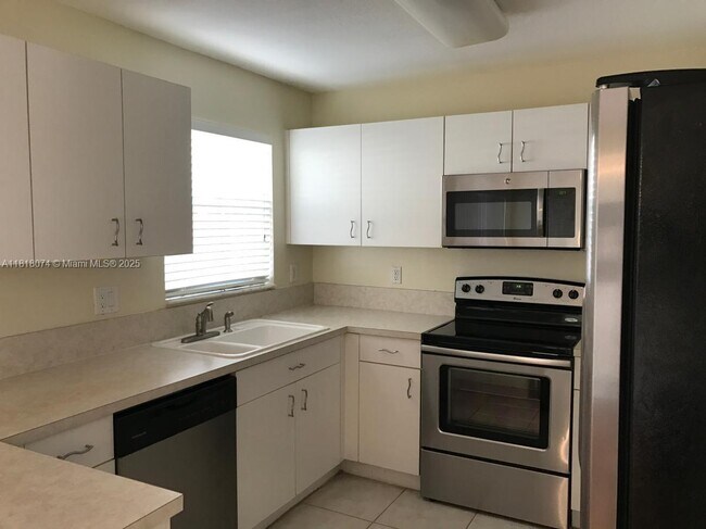 Foto del edificio - 2198 NW 171st Terrace