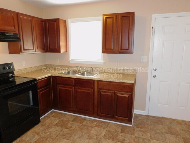 Foto del edificio - 814 Carrieland Dr