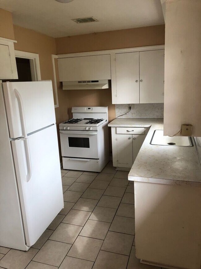 Foto del edificio - *GREAT BROADMOOR HOME*