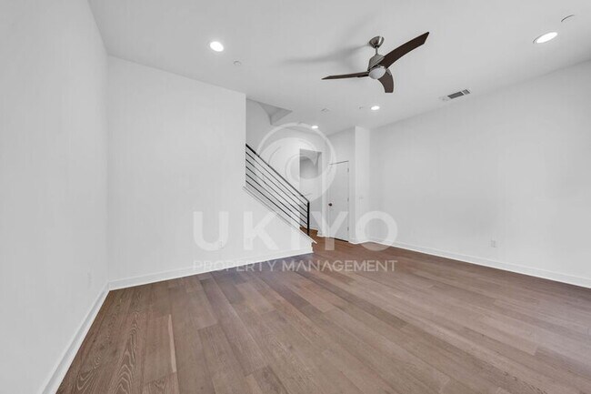 Building Photo - 1510 Pullman Wy