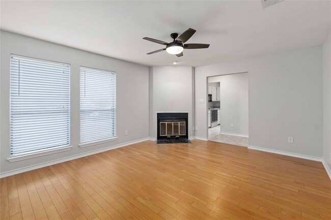 Foto del edificio - 1404 Norwalk Ln