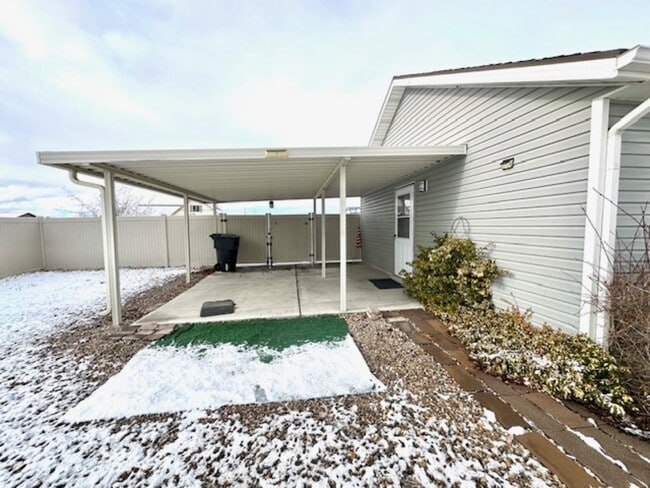 Building Photo - 302 N 1500 W