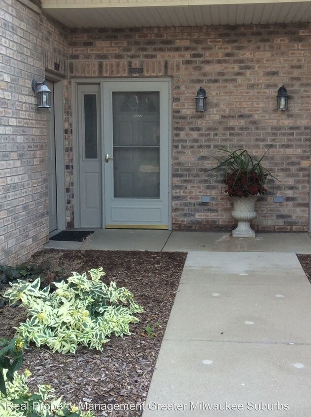Foto principal - 9227 S 51st St