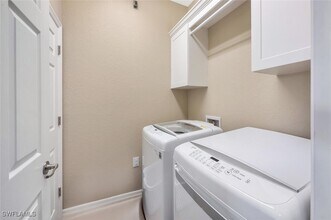 Building Photo - 9485 Casoria Ct