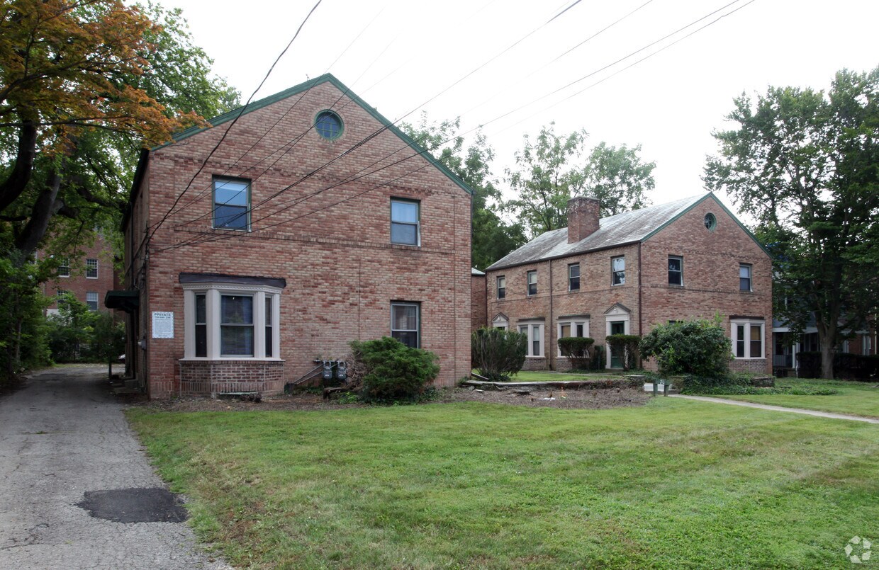 Primary Photo - 700 Sheridan Ave