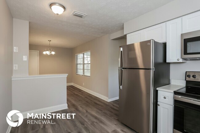 Foto del edificio - 7421 Deepwood Dr N