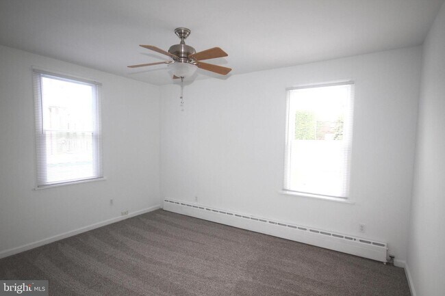 Building Photo - 2610 Wilmot St